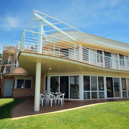 Appartamento The Clippers 1 Fabulous Waterfront Unit Salamander Bay Esterno foto