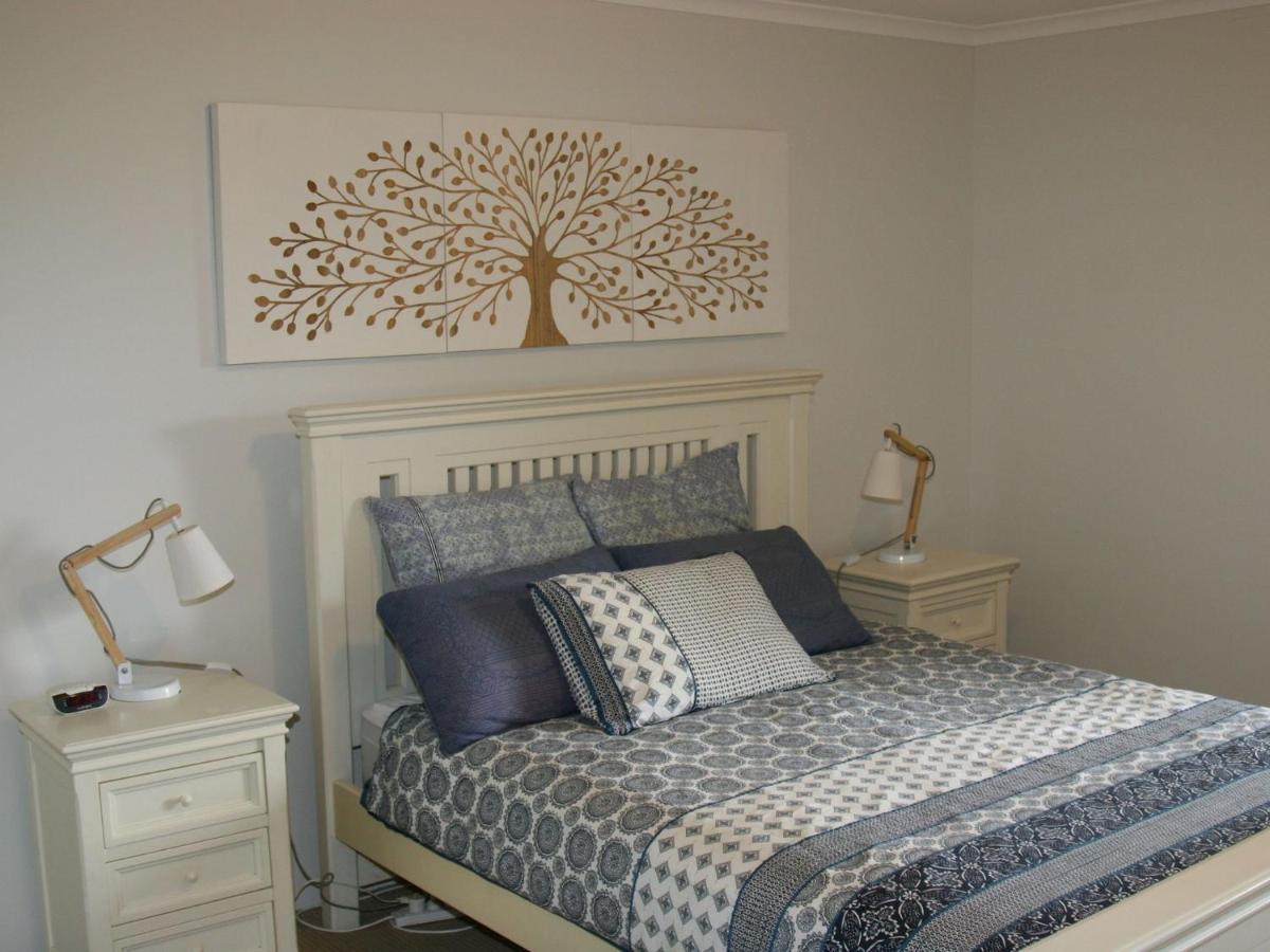 Appartamento The Clippers 1 Fabulous Waterfront Unit Salamander Bay Esterno foto