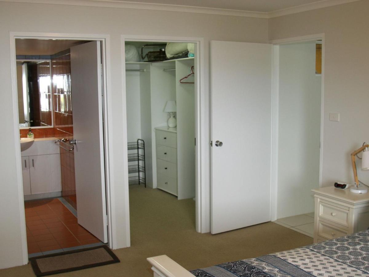 Appartamento The Clippers 1 Fabulous Waterfront Unit Salamander Bay Esterno foto