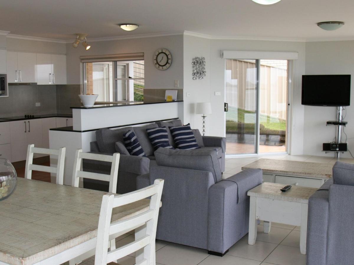Appartamento The Clippers 1 Fabulous Waterfront Unit Salamander Bay Esterno foto